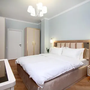 Апартаменты Modern, Spacious And Elegant 79, Алматы