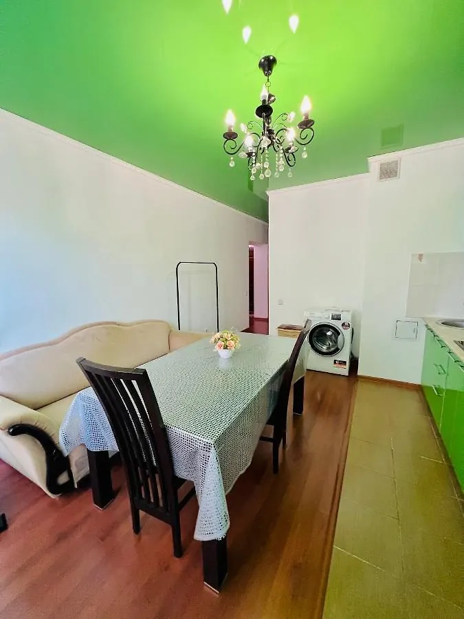 אלמטי Friends Apartments 0*,